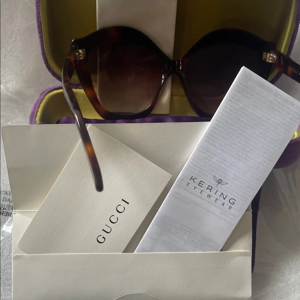 Gucci Women's Brown Oversized Cat Eye Havana Sunglasses - Picture 3 of 16